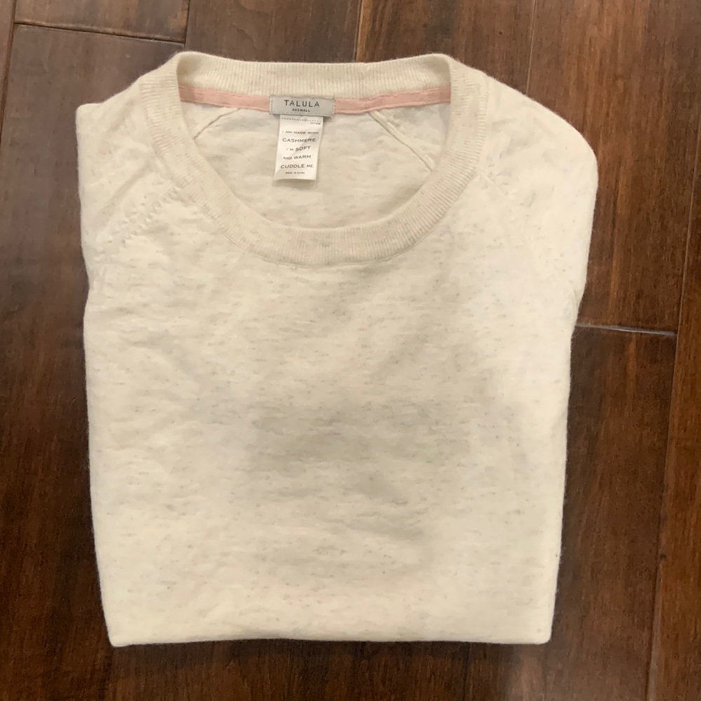 Aritzia sweater. Size xxs